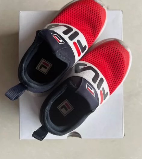 27码10c FILA斐乐儿童跑步鞋小中大...