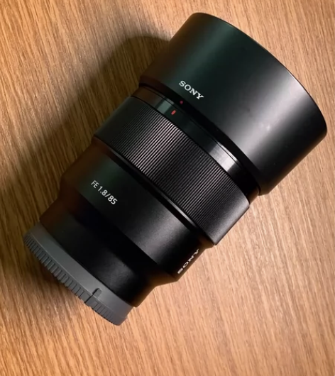 索尼FE 85mm F1.8 19年购入，...