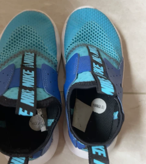 nike 耐克童鞋 新旧尺码如图 感兴趣的...