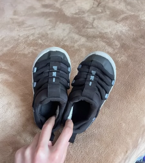 耐克毛毛虫9c 新旧如图 不议价  看中直...