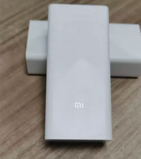 小米移动电源3  30000毫安。二手充电...