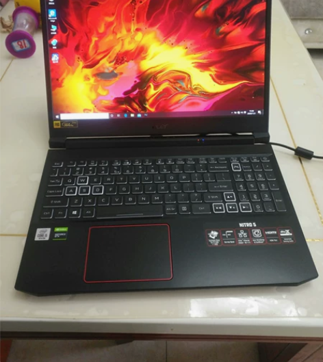 暗影骑士擎 甩卖了 京东购买 成色不错 单...