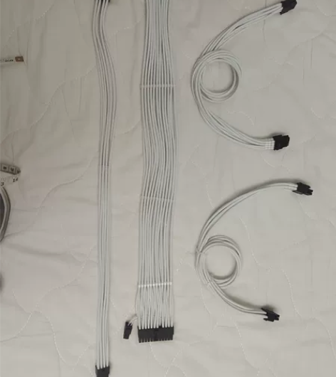 出一套 白色定制模组线 定制花了170r，...