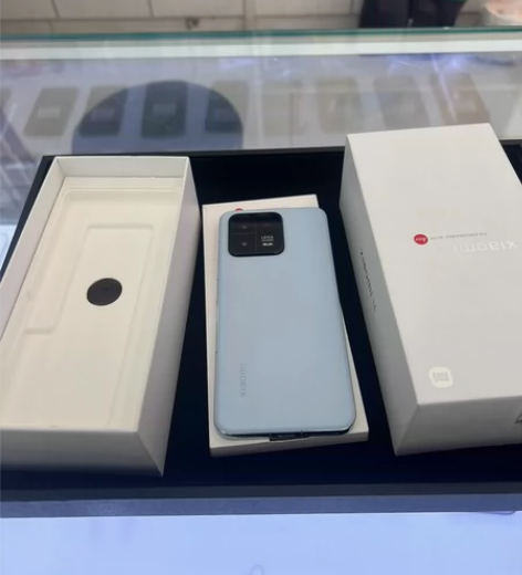 小米13 12?256 远山蓝 就尾插口有...