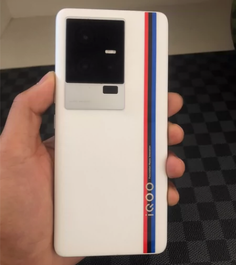 iQOO11 12+256 纯原无磕碰划痕...