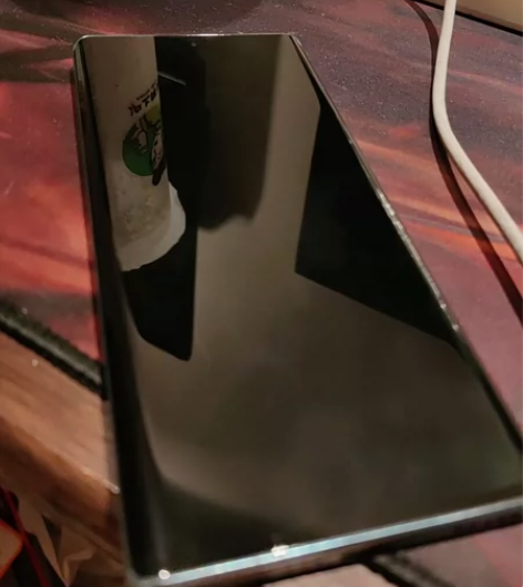 荣耀60，一年机，没有磕碰，没有划痕，能正...