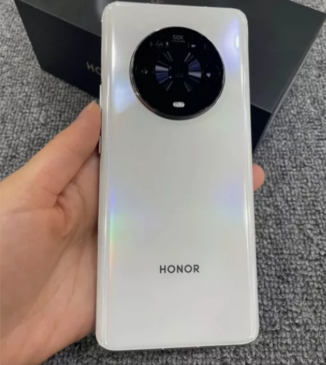 去年7月份买的，8+256g荣耀荣耀mag...