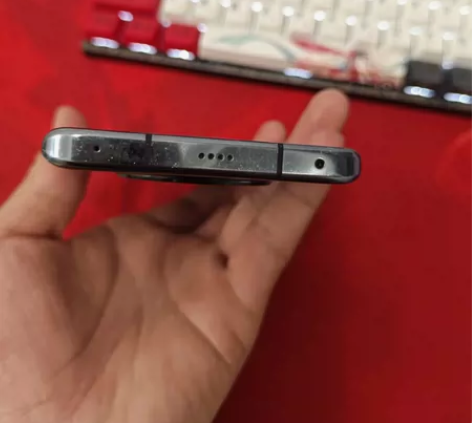 荣耀magic4手机，买了一年零一个月，有...