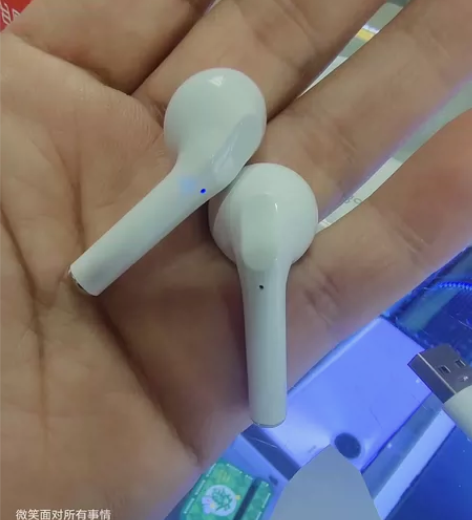 爱国者蓝牙耳机t18全新 感兴趣的话点“我...