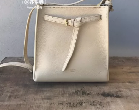 全新澳洲品牌oroton 水桶女包，米白色...