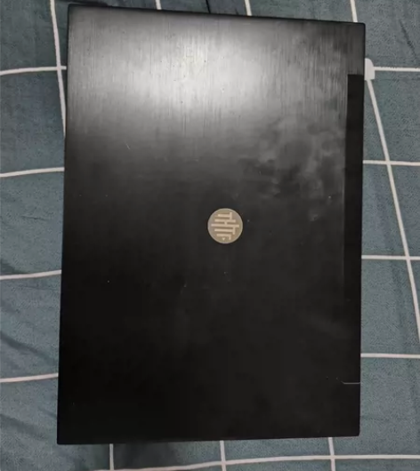 翻旧物找出来的电脑，便宜处理或者换一个好点...