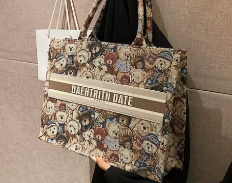 涂鸦小熊刺绣托特包包女2023新款小众手提...