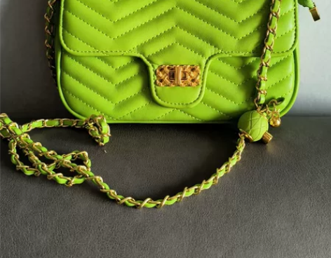 苹果绿小香风斜挎包，可放大屏手机，喜欢私信...