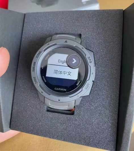 佳明本能火焰红，99新，功能成色完美，好价...