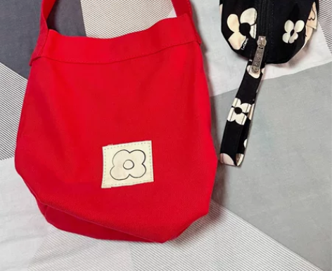 ##梵花不语 手提包，零钱包，全新，颜色特...