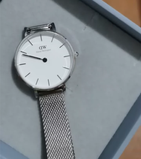 出闲置DW银色女手表石英表一只 价格已经降...