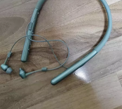 索尼正品耳机，京东专卖店购入，很少用，闲置...