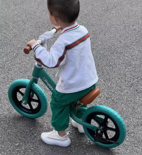 【母婴店不开了】处理10辆儿童平衡车溜溜车...