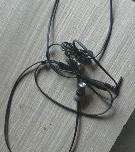 森海塞尔木馒头 不知道真假，万一是真的不赚...