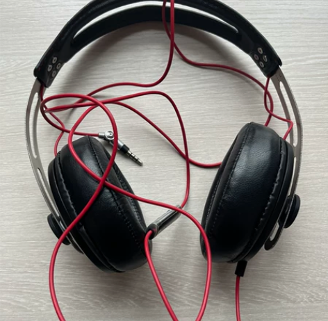 森海塞尔大馒头一代，成色新，经典黑红配色(...