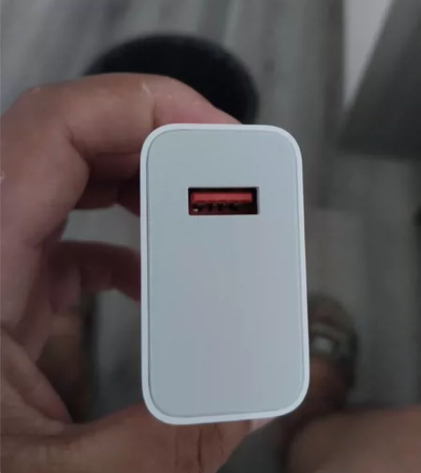 个人全新原装小米67W充电器，一次未使用，...