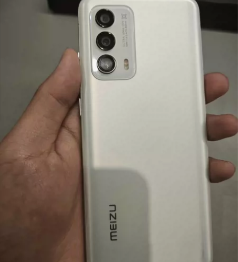 换手机了，闲置魅族18 8+128 有轻微...