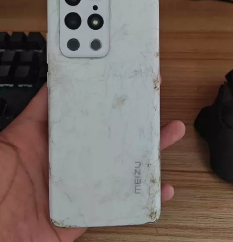 出个白色魅族18pro，12+256，后壳...