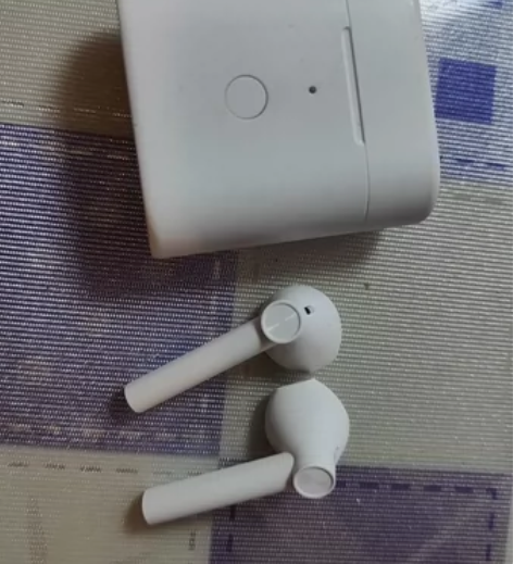 QCY t7无线蓝牙耳机，成色如图所示，耳...