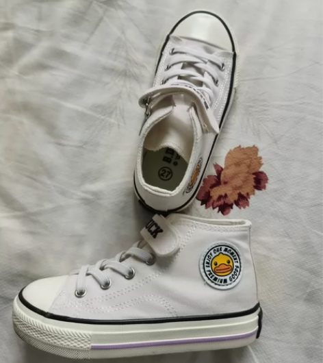 27码春秋款高帮帆布鞋，底很舒服，就在家里...