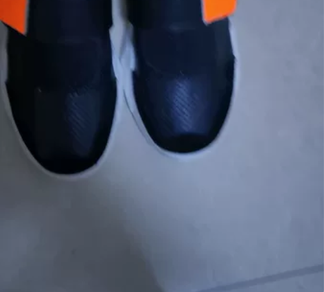 全新女士休闲鞋 购买于龙湖商场 入手价30...