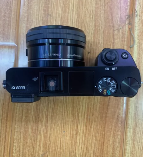 索尼a6000机身加镜头一套外观成色96新...