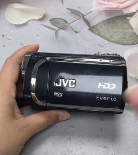 JVC/杰伟世 摄像机，型号GZ-MG84...