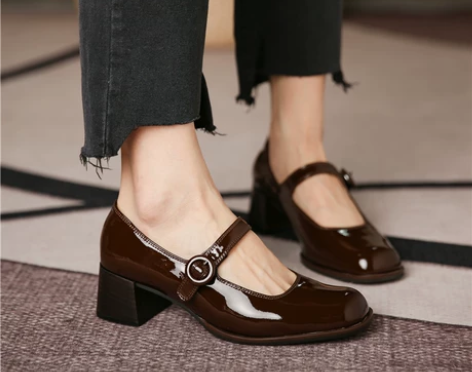 2021春季棕色脚背带玛丽珍鞋漆皮中跟粗跟...