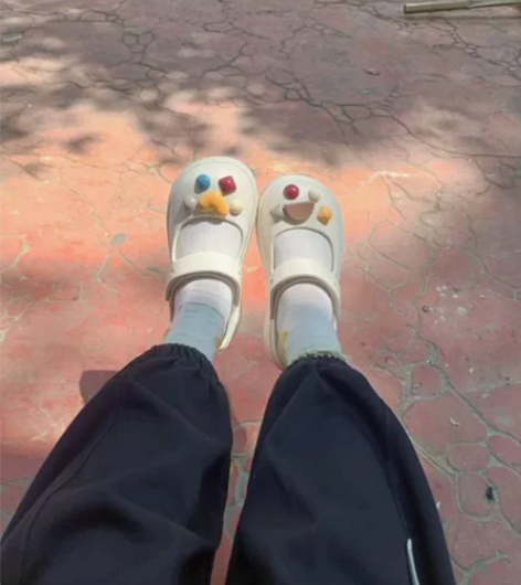 玛丽珍新款洞洞鞋包头半拖凉鞋 四色，36-...