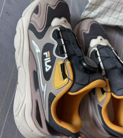 斐乐儿童运动鞋   38码内长24  自己...