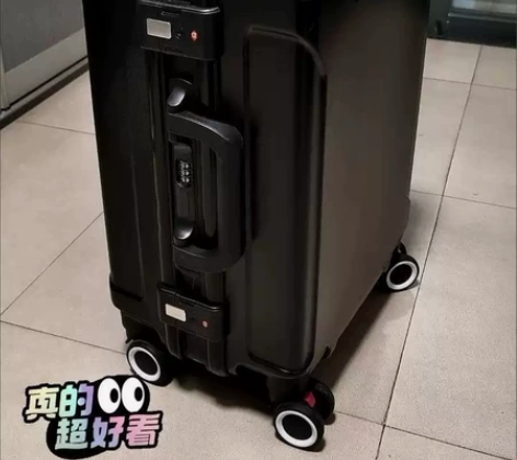 【商场下架】全新袋鼠行李箱旅行箱密码箱拉杆...