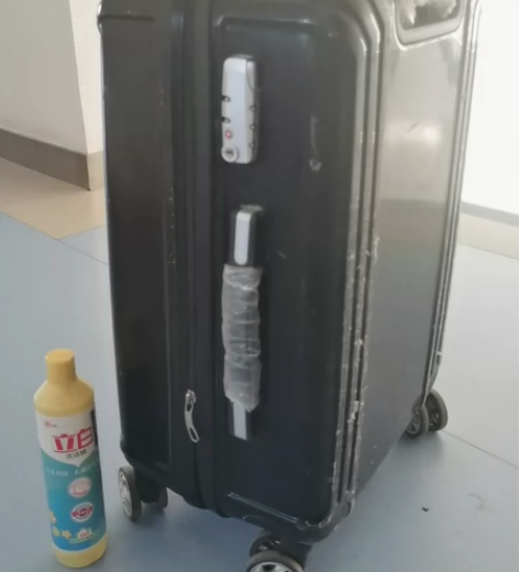 毕业清仓！黑色行李箱，要的速来，大小如图，...