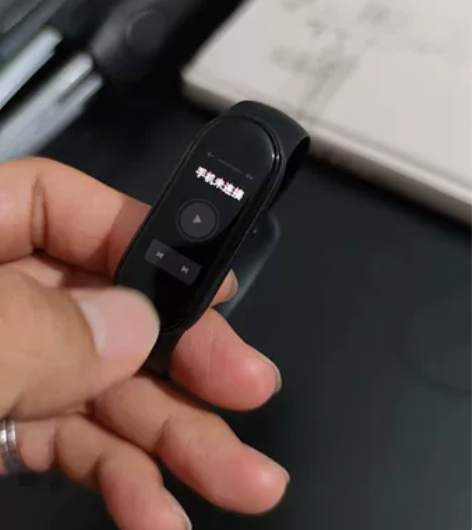 小米手环5不带nfc功能，防水，八成新，黑...