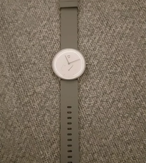 米家石英表9成新 感兴趣的话点“我想要”和...