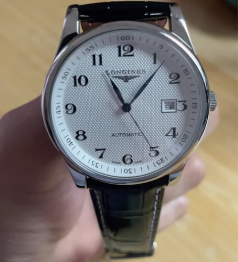 朋友送的一块名匠手表，闲置着，低价出，就戴...