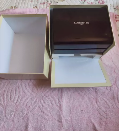 妹妹定居日本回国探亲带回的浪琴手表盒，正品...