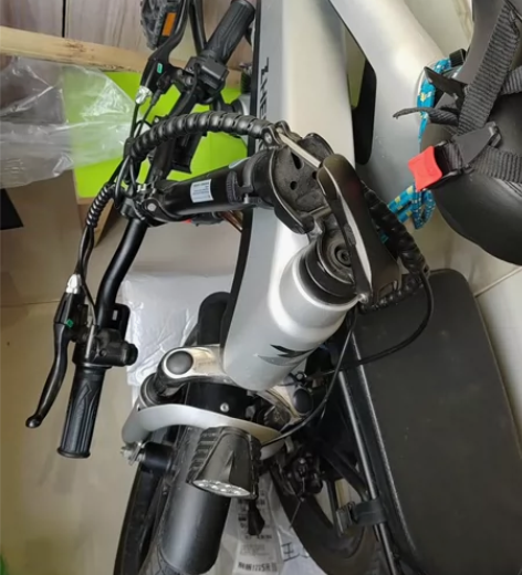 正步电动助力车，一年车充满电能跑40公里，...