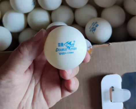 双鱼V40+乒乓球，如图。每份100个，5...