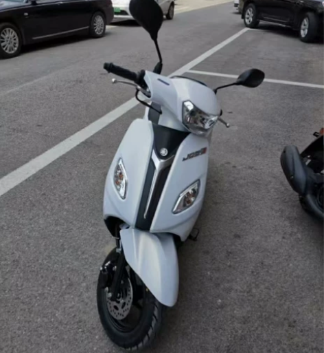 雅马哈巧格i125，全车几百公里，小踏板摩...