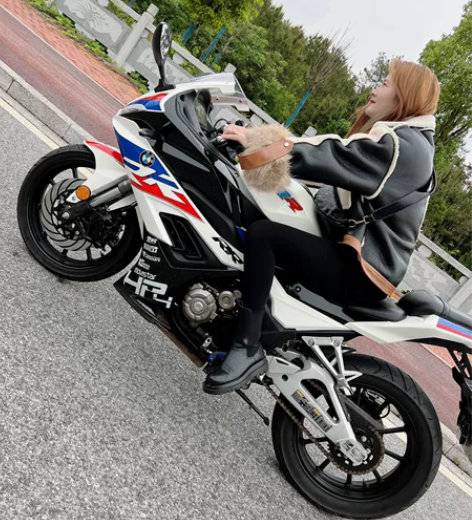 （可换同价位车型）个人一手车出售，22年1...