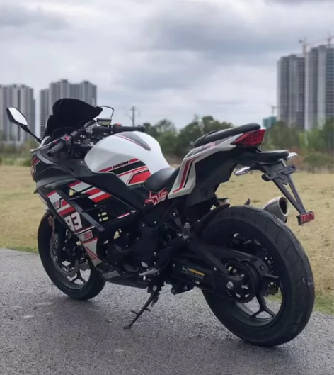 新车国产大牛，单缸两百CC，上牌两个月，加...