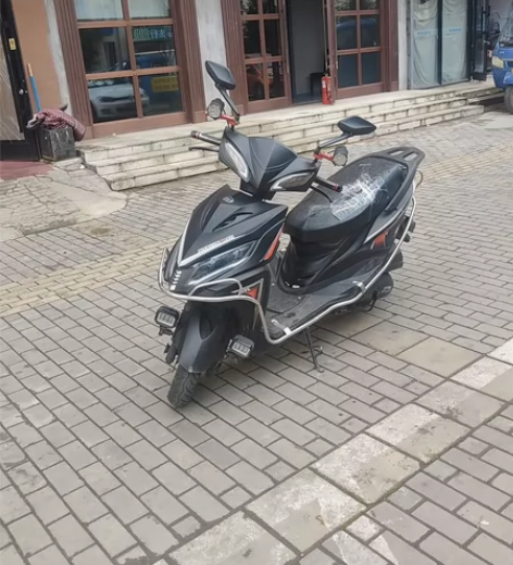 买车了，摩托车基本骑不到了，磨砂黑，没刷没...