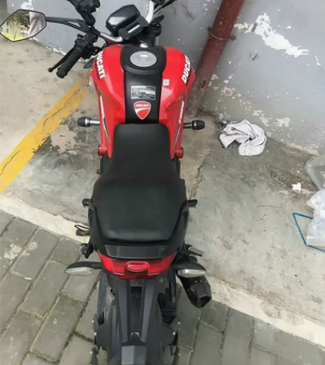 银钢小怪兽20年给媳妇买的，一手户（18年...