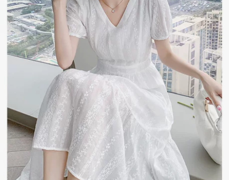 2023夏季新款港风复古气质V领修身显瘦连...