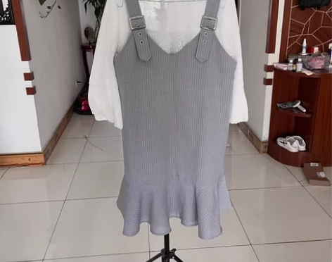 甜美可爱背带裙两件套 包邮非偏远，不退换